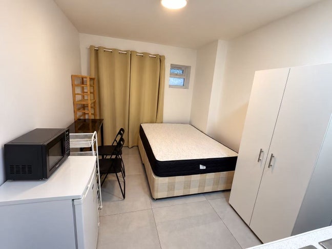  studio room to rent in Stratford  Main Photo