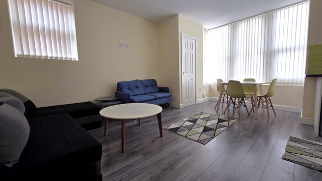 Furnished 2-Bed Flat, Harehills — 68.2HHL Main Photo
