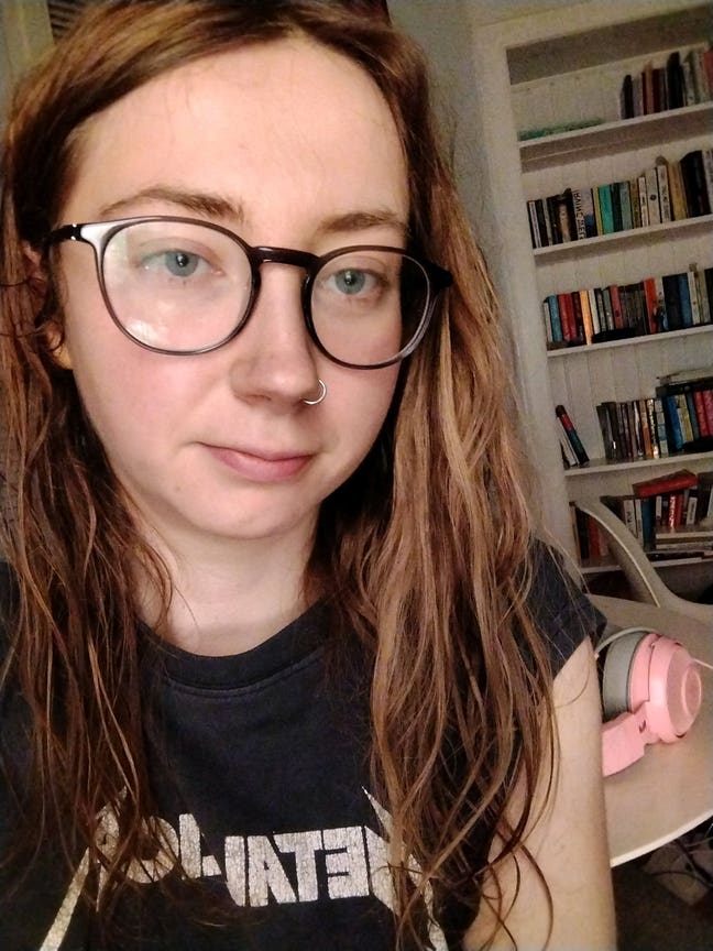 Mature student seeking flat share. Quiet creative  Main Photo