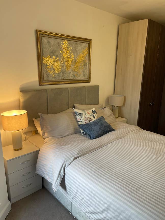 Spacious & cozy bedroom with bathroom Main Photo