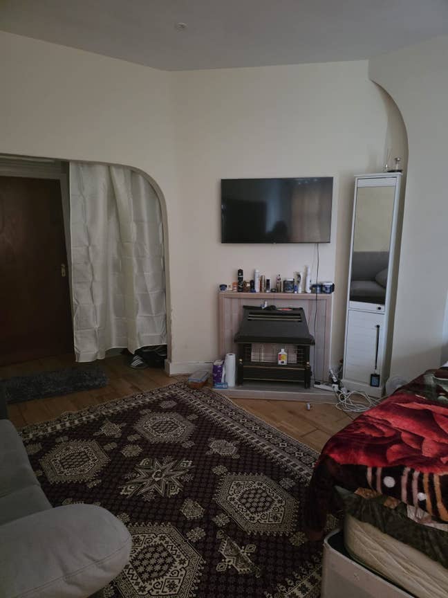 Furnished Room – Bills Inc – Thornton Heath Main Photo