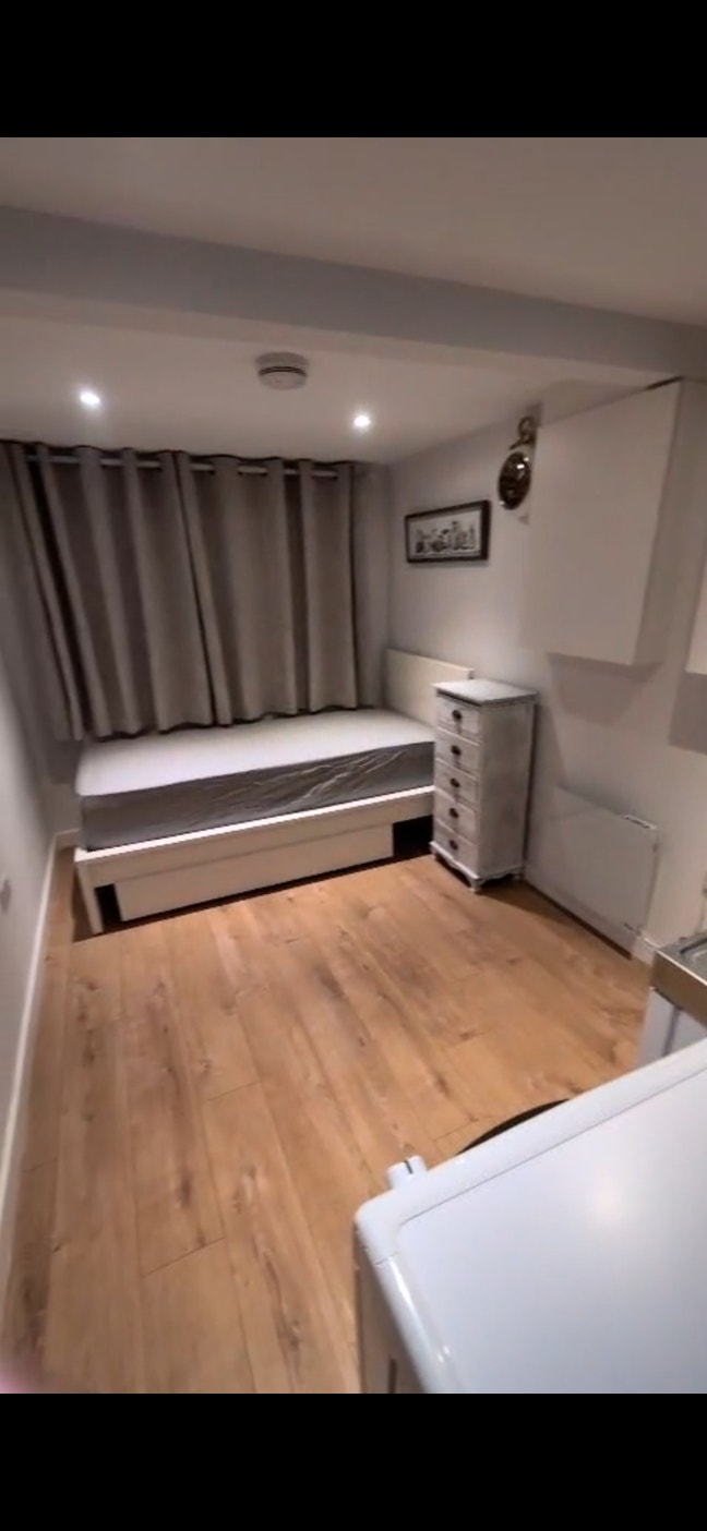 Private Studio-Style Space – Bills Included Main Photo