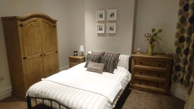 Double Room with Private Entrance Available 13 Nov Main Photo