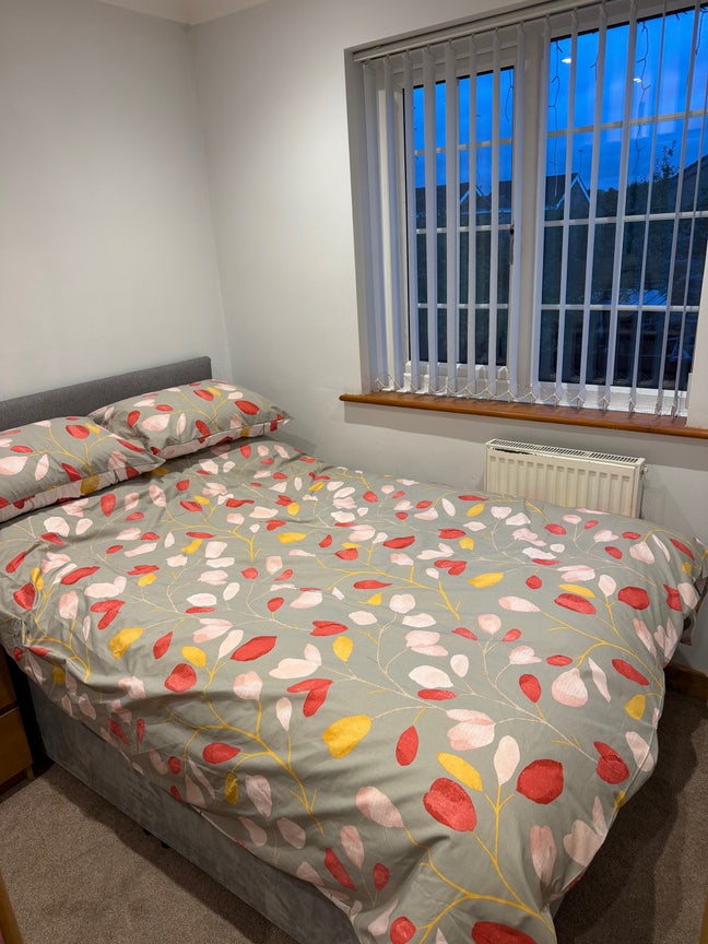 Small Double Room to Rent Main Photo