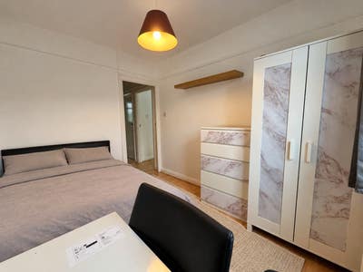 Room Available in Raynes Park Main Photo