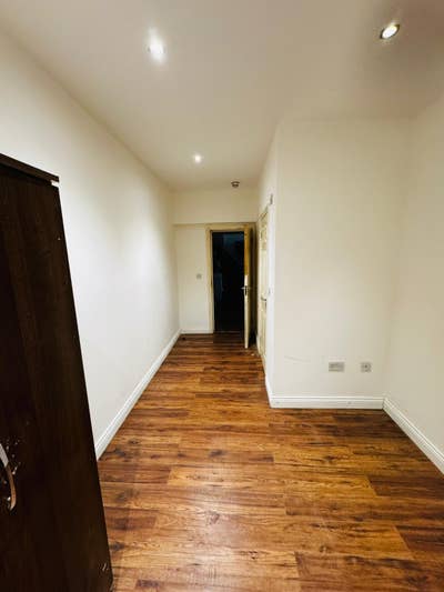 Room to Rent - Hinckley Rd Main Photo