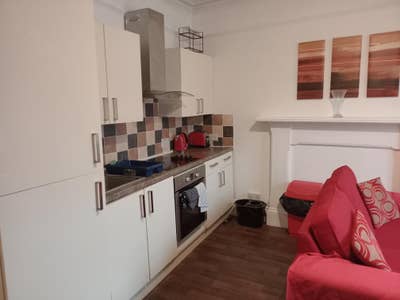 City centre 2 bedroom flat available  Main Photo