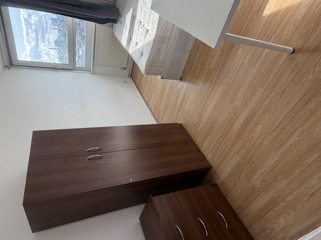 One large double room Main Photo