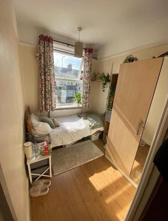 Wimbledon Park Room Available Asap / End of Oct Main Photo