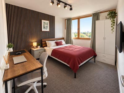 Ensuite Double Room| 2" Train St & 10" Brixton St Main Photo