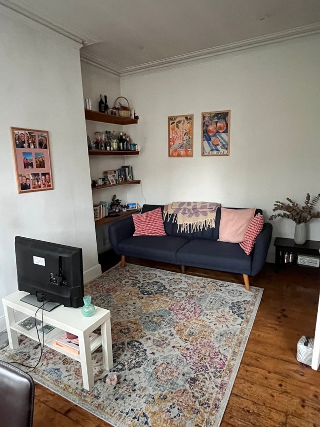 Double room in lovely Clapham flat Main Photo