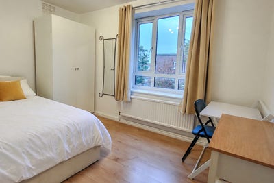 Bright Double Room in Holloway Bills Included Main Photo