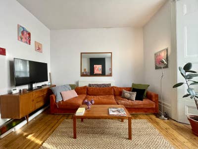 Cosy living room space – 2–3 nights a week – femal Main Photo