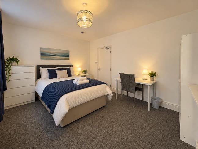 Spacious Rooms in Friendly 4-Bed House Share Main Photo