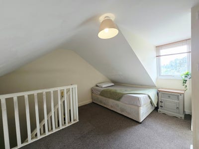 Double Room Nr Town Cntr – En-Suite Shower NN2 7HX Main Photo