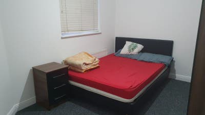 En-suite Double Room close to Stoke Hospital Main Photo