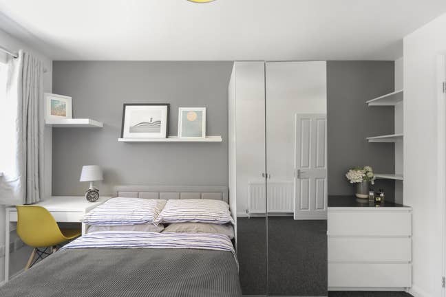 Beautiful En Suite Garden Room | Private Access Main Photo