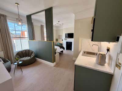 4 Stylish Ensuites — Bills Included — Gloucester Main Photo