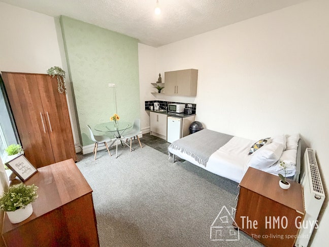 Large all-inclusive rooms with kitchenettes Main Photo