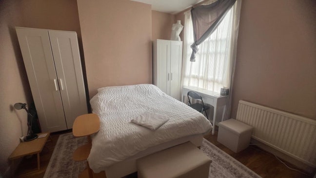 Beautiful Sublet in Greenwich! Main Photo