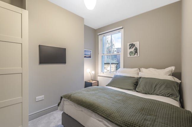 Double Room available in Battersea Main Photo