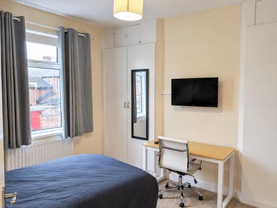 Dbl room in Pro house share Ruskin Rd  Main Photo