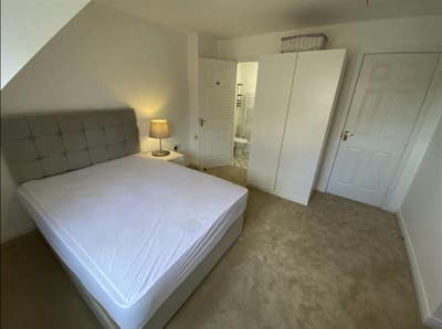 Spacious Room With Own En-Suite Main Photo