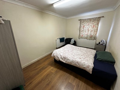Close to Central Line-All Bills Included-Furnished Main Photo
