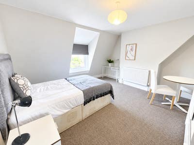 Double Room in Sidcup! Main Photo