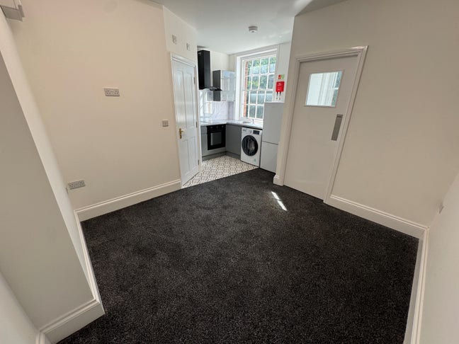 Studio Close to Derby City (bills not included) Main Photo