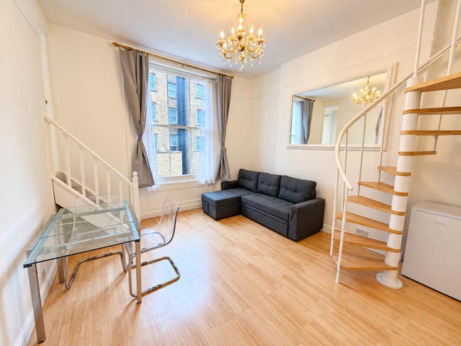 A well-presented flat in  Bayswater Main Photo
