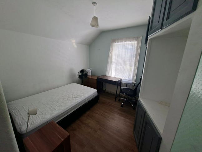 Small Double Room Main Photo