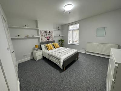 Double Ensuite Room - Inclusive of All Bills Main Photo