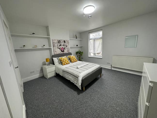 Double Ensuite Room - Inclusive of All Bills Main Photo
