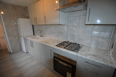 Newly refurbished 1 bedroom flat Main Photo