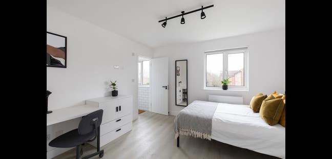 Gorgeous Double Ensuite in Hither Green  Main Photo