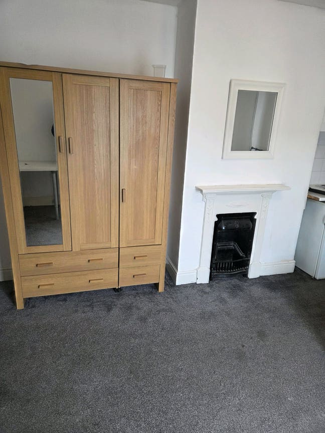 2 rooms to rent Main Photo