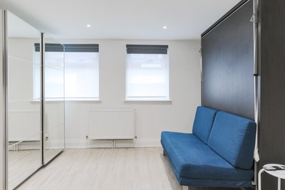 Spacious Studio near Hyde Park Main Photo
