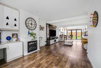 Fully Furnished Double room  - &pound;600 bills included Main Photo