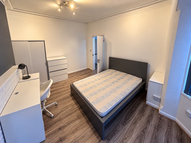 Double Bedroom Great Location, NG3 Main Photo