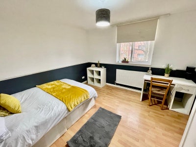 70a newly cozy house, 4 beds  in Archway!!! Main Photo