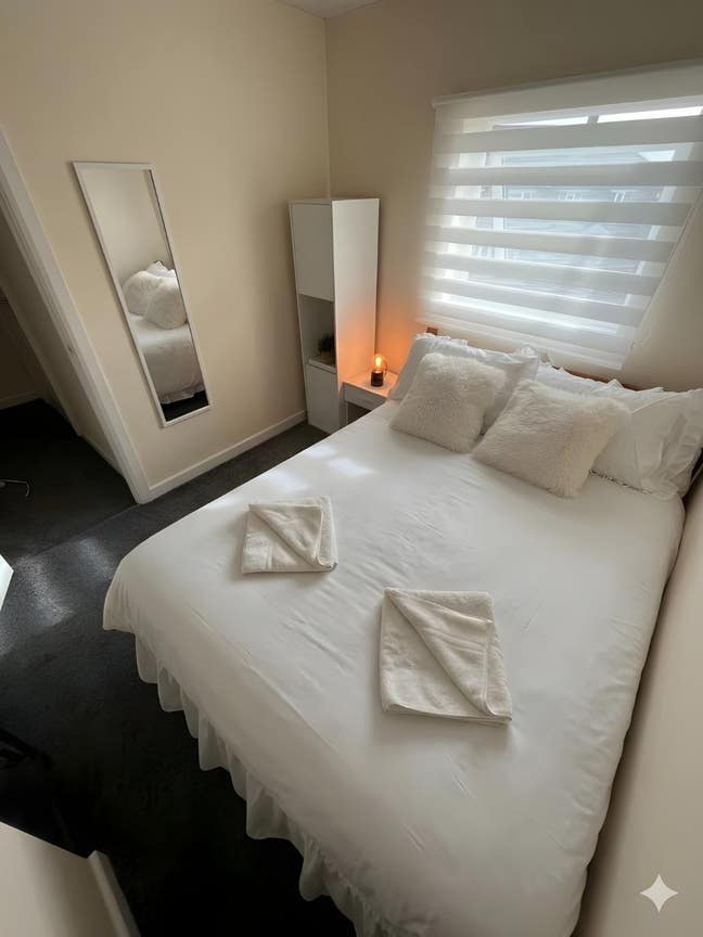 Room to rent Blurton Main Photo