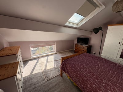 Top floor room in 1800 Mill cottage in countryside Main Photo