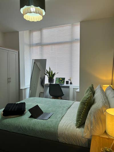 Luxury large double Room with Ensuite Main Photo
