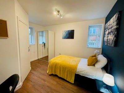 En-Suite Room in Shared House – &pound;590 PCM Bills Inc Main Photo
