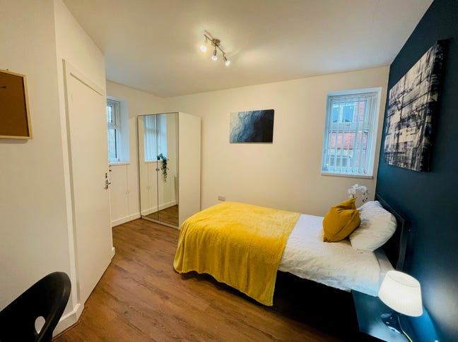 En-Suite Room in Shared House – &pound;590 PCM Bills Inc Main Photo