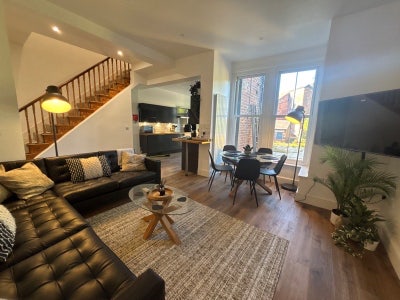 Superb En Suite Double Bedrooms in Beautiful House Main Photo