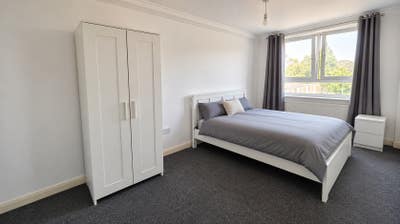 2 Cozy Furnished Rooms in the Heart of Brixton!  Main Photo