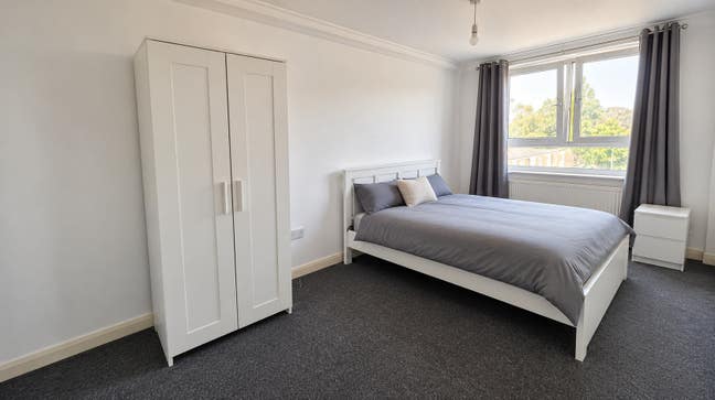 2 Cozy Furnished Rooms in the Heart of Brixton!  Main Photo