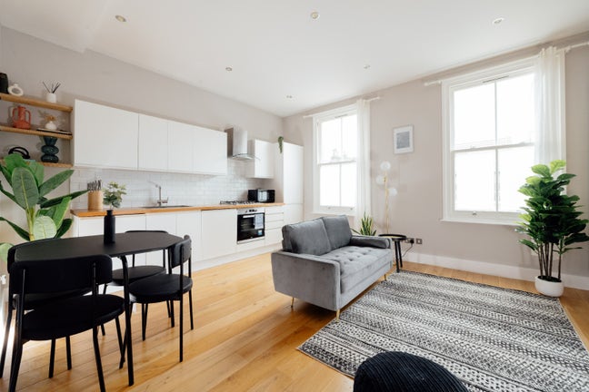 Stylish, Spacious 1-Bedroom Apartment, Honour Oak Main Photo